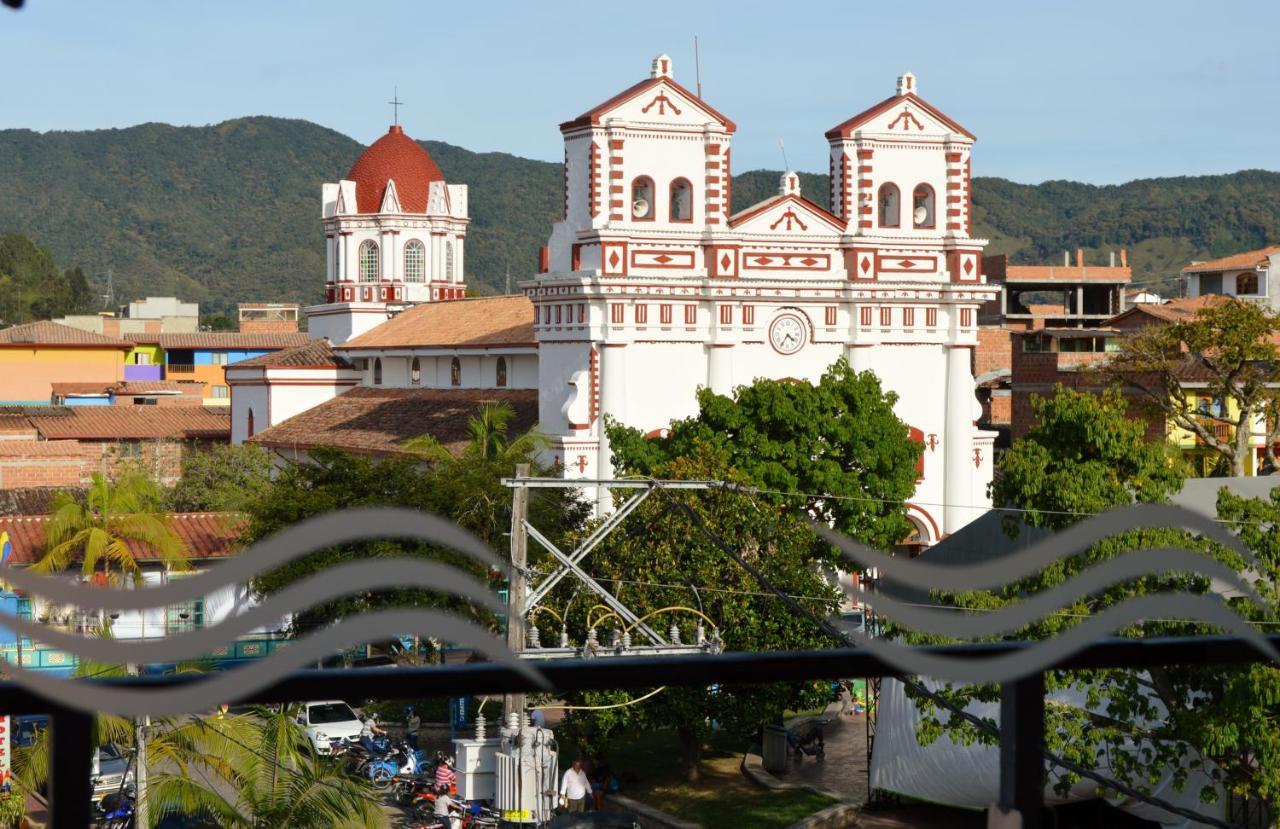 Hotel Guatatur Guatapé Exterior foto